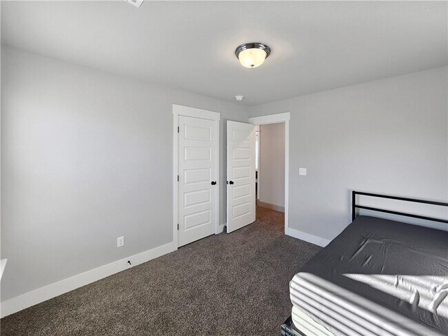 Building Photo - 2091 Bluebonnet Ln