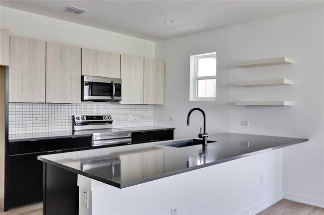 Building Photo - 7601 Cooper Ln