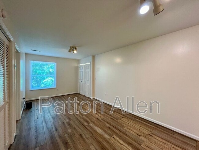 Building Photo - 133 Citadel Dr