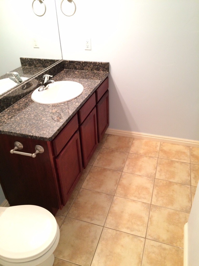 Building Photo - 825 Jordan Oaks Ct
