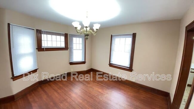 Building Photo - 703 N D St