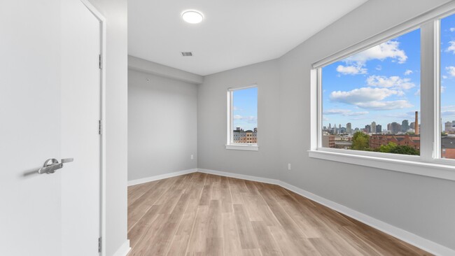 Building Photo - 475 Communipaw Ave