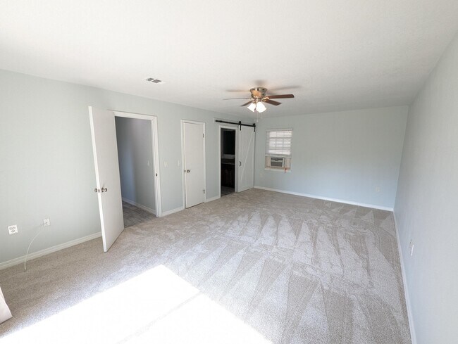 Building Photo - 105 Marquette Pl