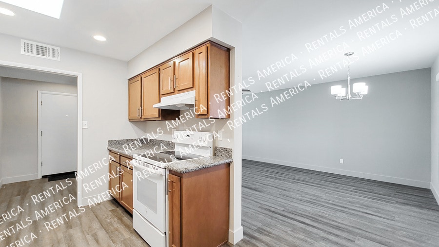 Building Photo - 11633 N Desert Hills Dr W