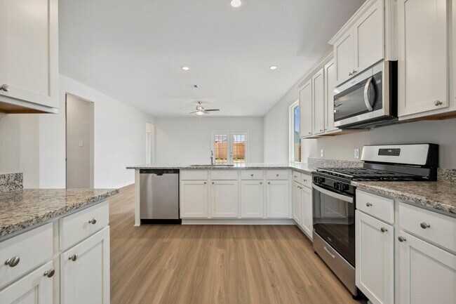 Building Photo - 335 Kingston Wy