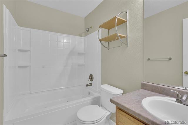 Building Photo - 16245 E Phillips Dr