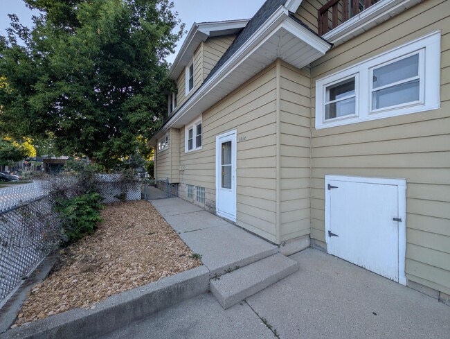Building Photo - 1418 N 57th St