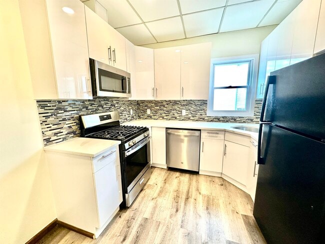 Primary Photo - 325 Central Ave