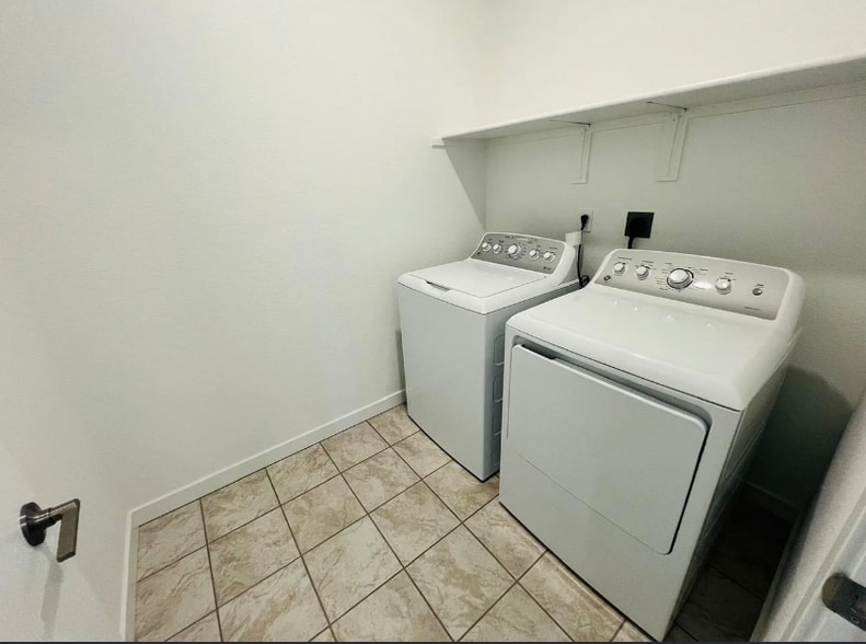 Building Photo - 1744 Halo Ave