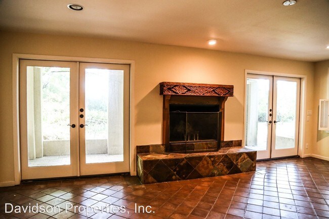 Building Photo - 4 br, 4 bath House - 730 Corona