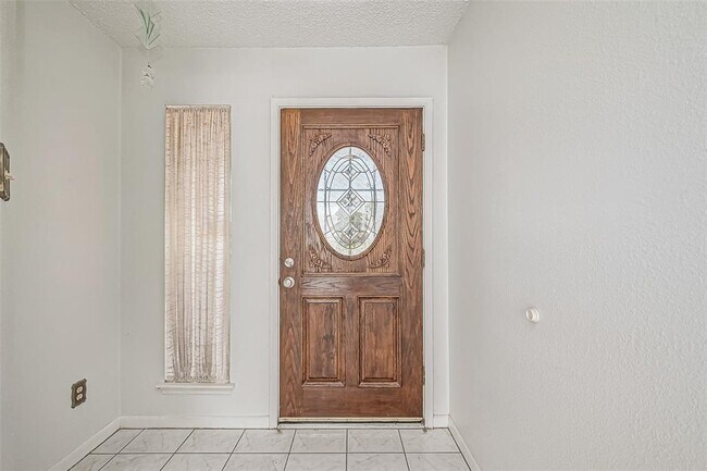 Building Photo - 15030 St Cloud Dr