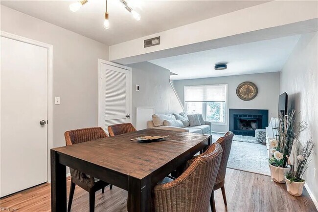 Building Photo - Hampton Blvd