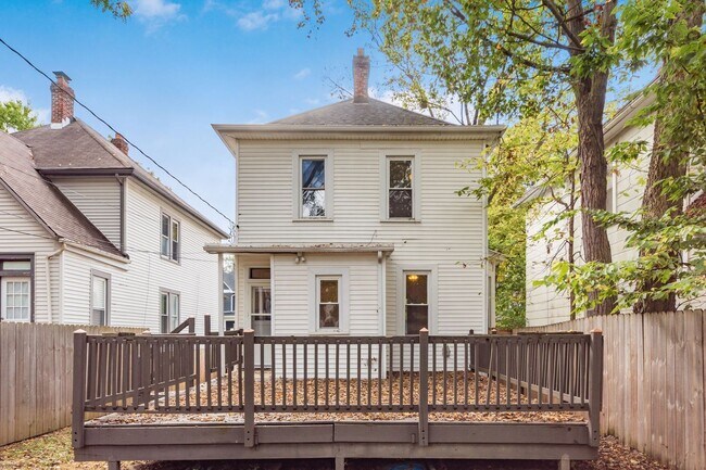 Building Photo - Perfect home in the heart of a great commu...