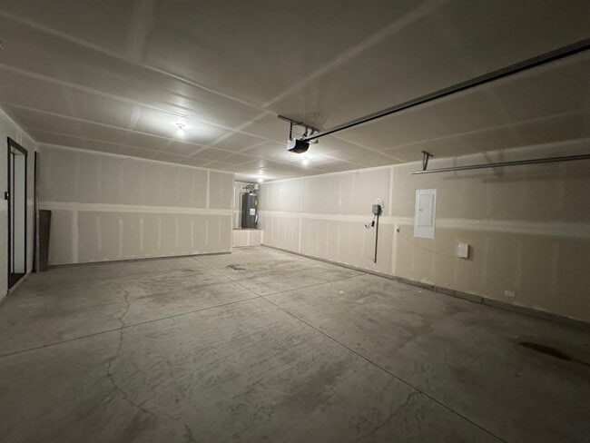 Building Photo - 12772 N Cavanaugh Dr