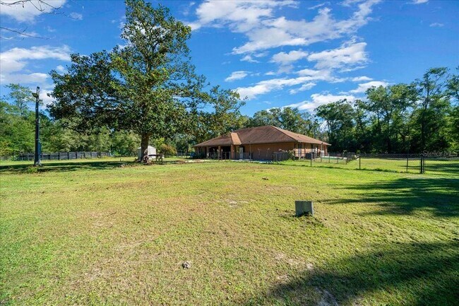 Building Photo - 3135 NE 49th St