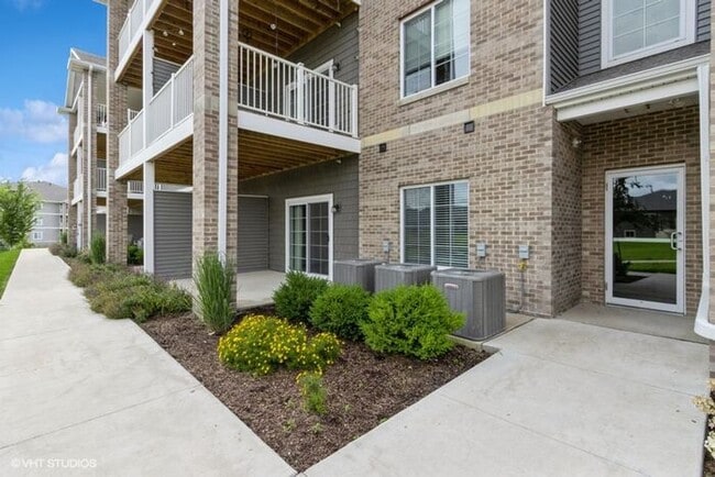 Building Photo - $1,250 | 1 Bedroom, 1 Bathroom Condo | Dog Friendly* | Sublease* | Available for an April 1st, 20...