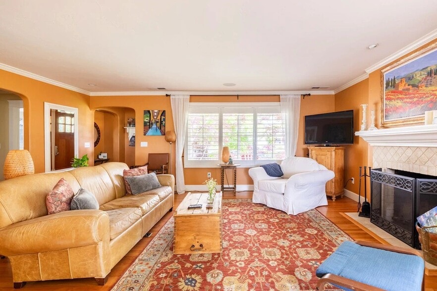 Living Room - 165 Terrace St