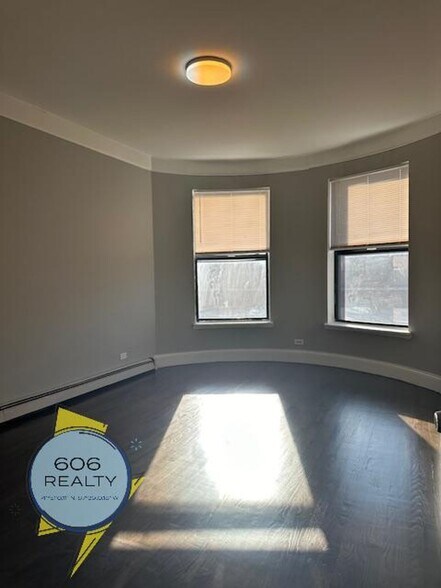 Building Photo - 364 E 59th St