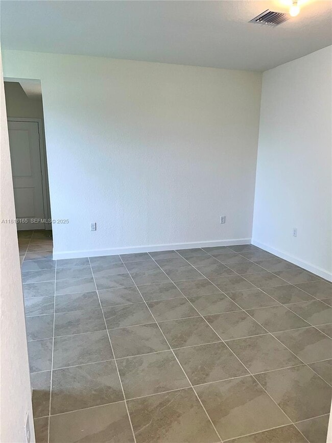 Building Photo - 2929 SE 23rd Ave