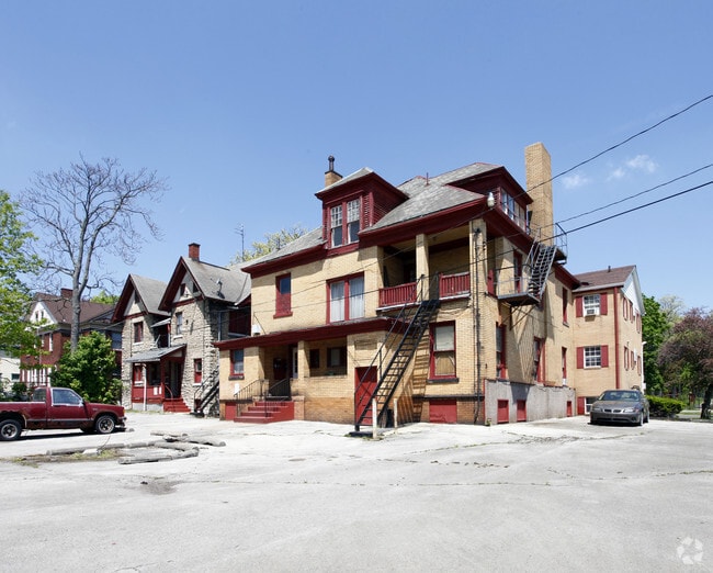 Building Photo - Park View Manor