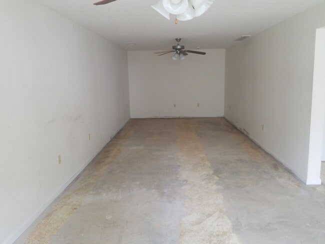 Building Photo - 737 Andra Dr