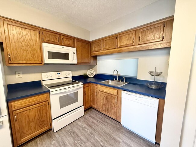 Building Photo - 2504 Thicket Greene Ct