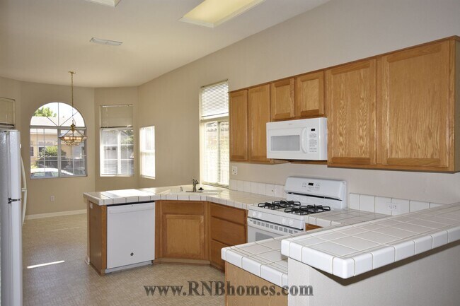 Building Photo - 408 Angelrock Ct
