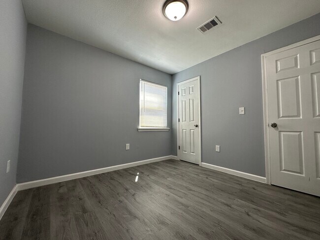 Building Photo - 2504 Rosemead Dr