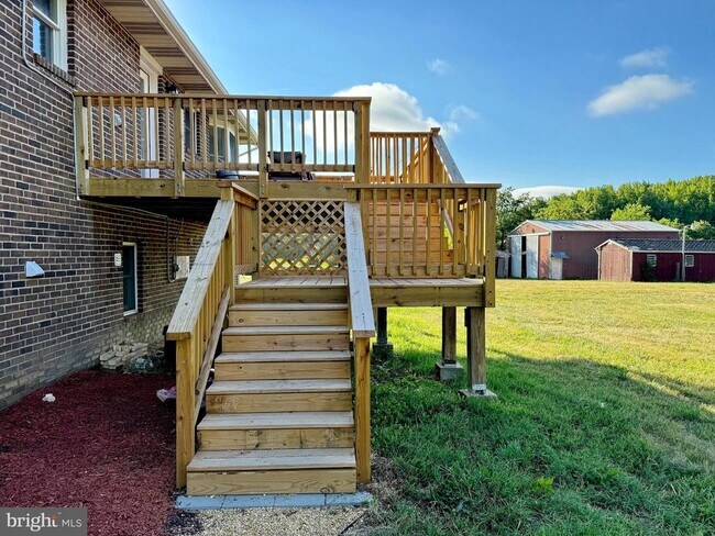 Building Photo - 8530 Wedding Dr