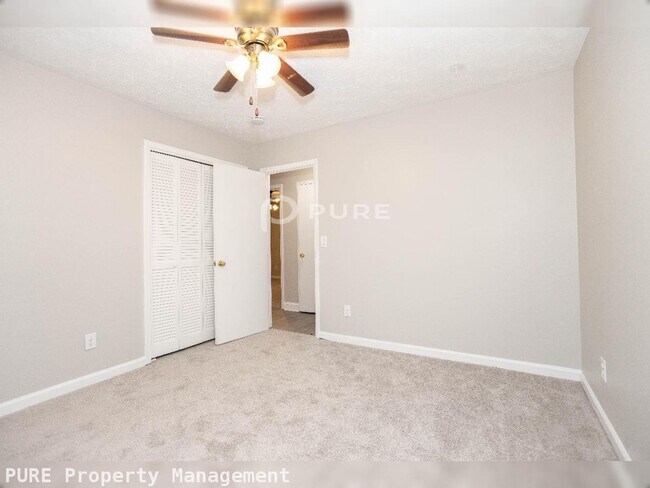 Building Photo - 2895 Lakemont Pl SW