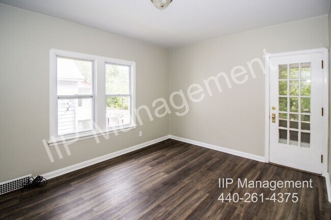 Building Photo - 1477 Genesee Rd