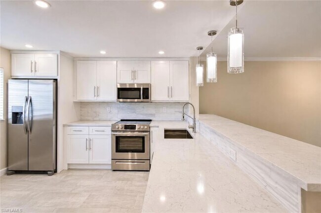 Building Photo - 2360 Naples Trace Cir