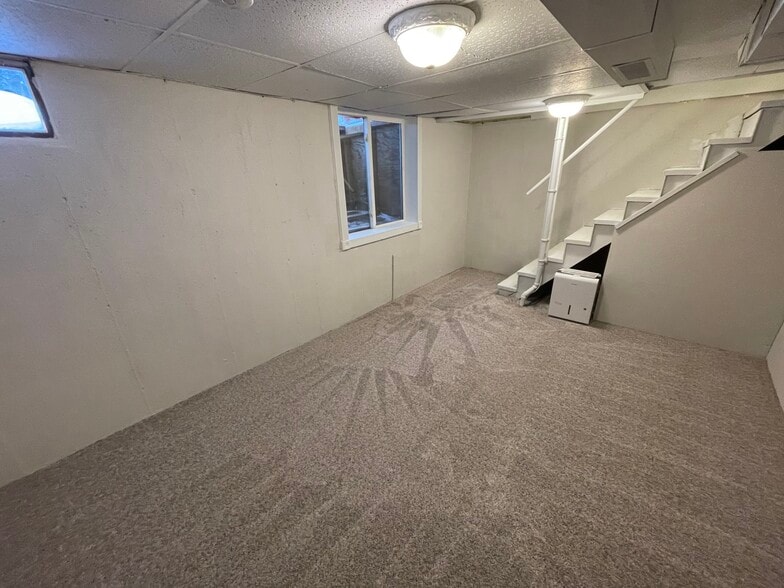 Building Photo - 7 W Hwy 61