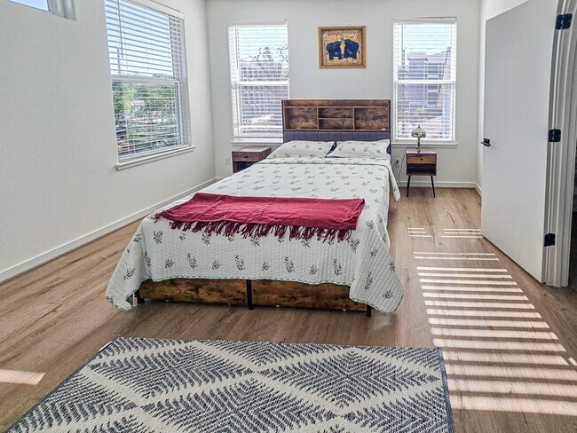 Building Photo - 203 Danna Ln