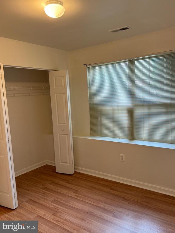 Building Photo - 1943 Harpers Ct