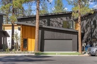 Building Photo - Gorgeous Modern 3-Bed/3-Bath in Sisters Wo...