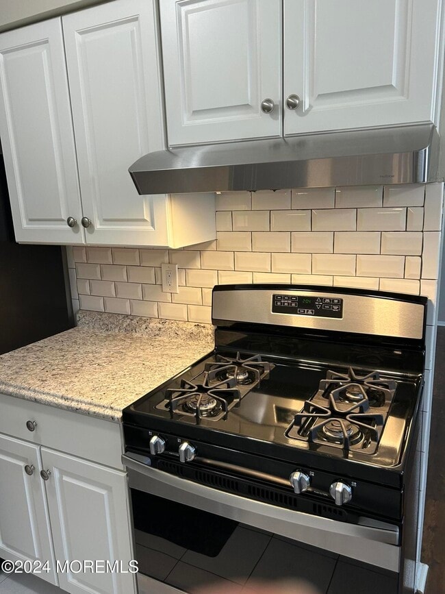 Building Photo - 12 Manchester Ct