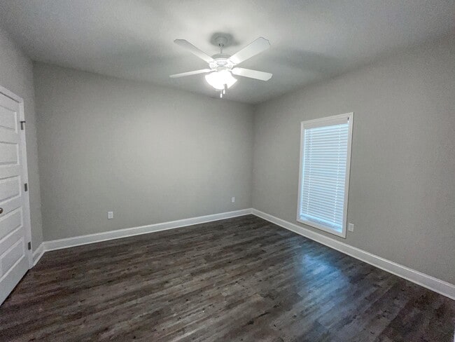 Building Photo - 27 Grove Cir
