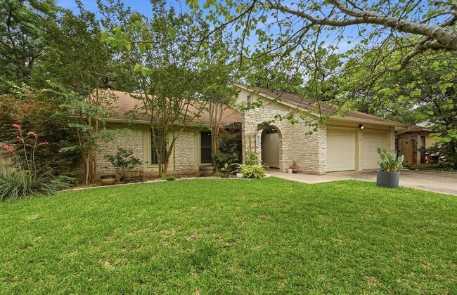 Building Photo - 2509 Redleaf Ln