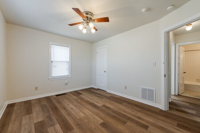 Building Photo - 1322 NW 100th St