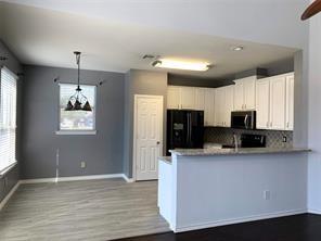 Building Photo - 4500 Hickory Meadows Ln