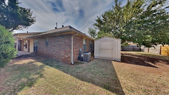 Building Photo - 3 Bedroom in Edmond