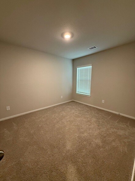 Building Photo - 2027 Summer Night Dr