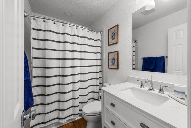 Building Photo - 405 11th St