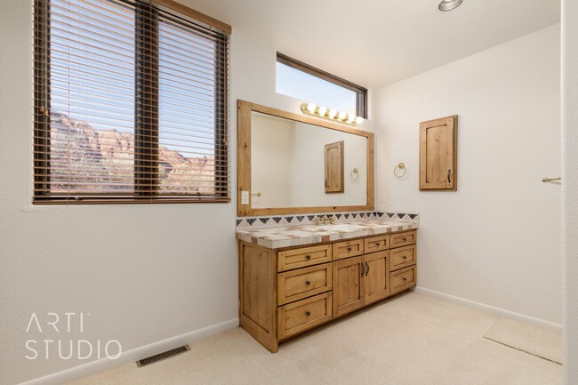 Building Photo - Beautiful Home in Kayenta