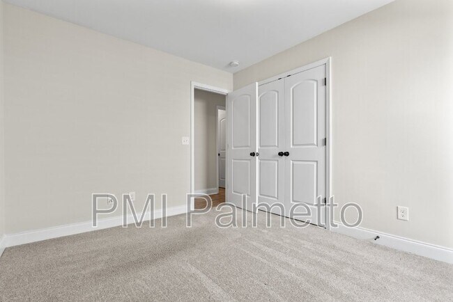 Building Photo - 634 Pine Lilly Dr