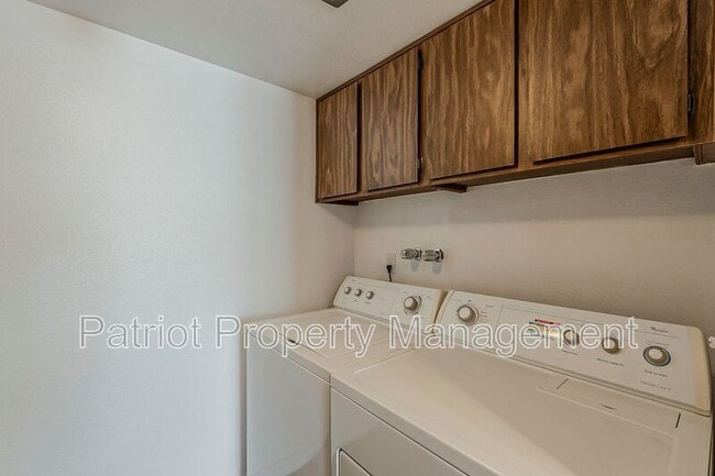 Building Photo - 635 E Boca Raton Rd