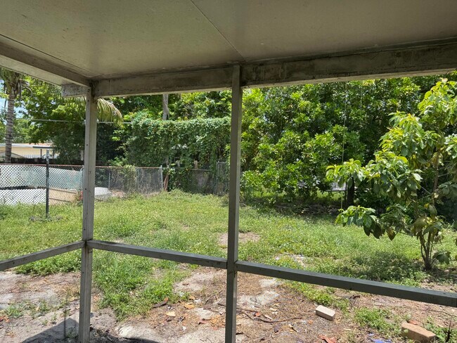 Building Photo - 1740 SW 70th Way