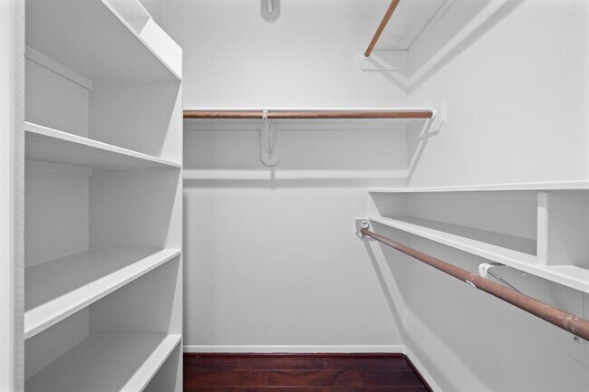 Building Photo - 6026 Briar Hill Ct