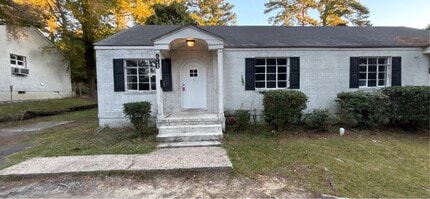 Building Photo - 1406 Briarcliff Dr